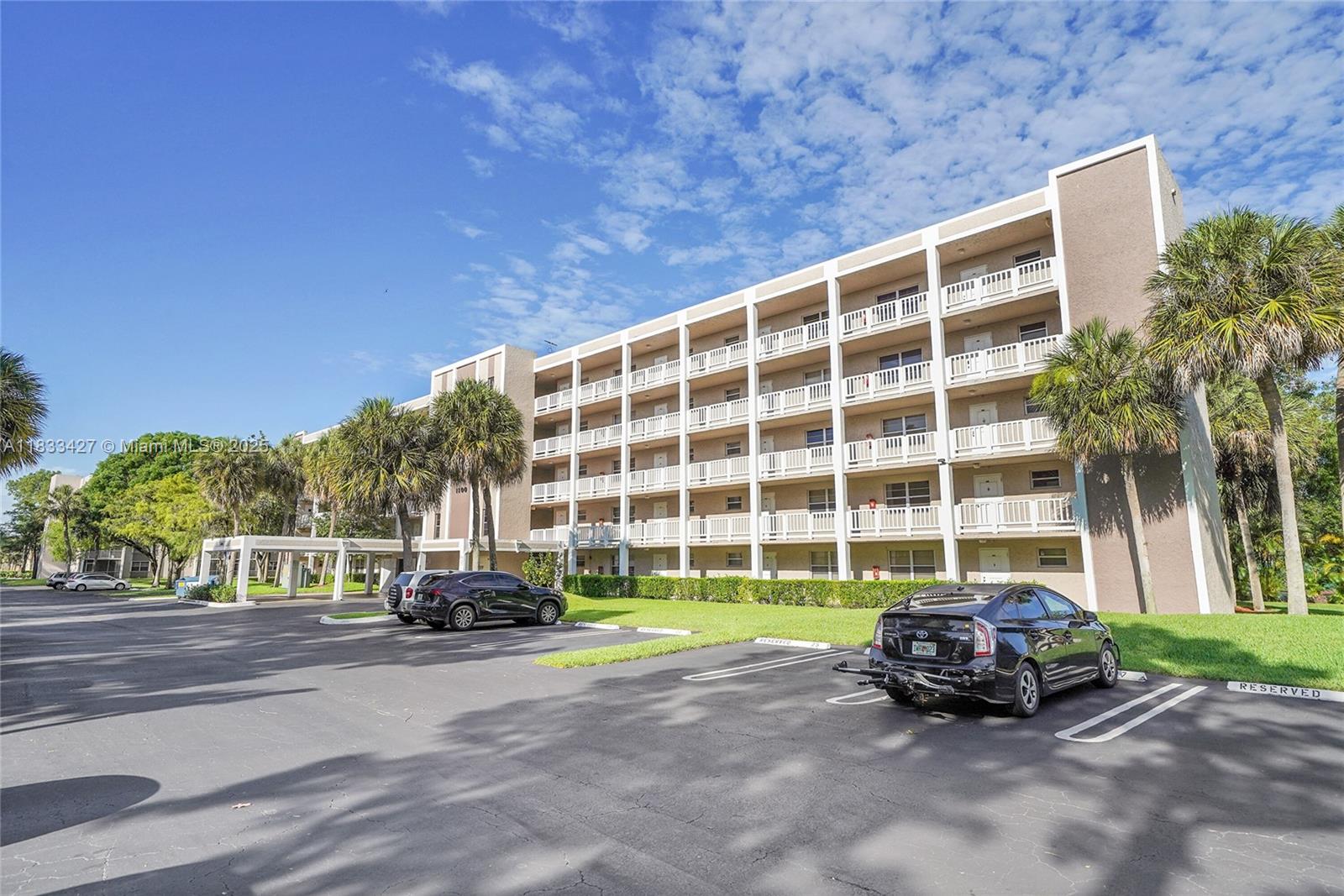 BEAUTIFUL LARGE LIGHT & BRIGHT 2/2 UNIT WITH HUGE CLOSETS,LARGE SCREENED BALCONY,ELEVATOR & LOBBY SECURITY,TOP CORAL SPRINGS SCHOOLS,RAMBLEWOOD ELEM, & MIDDLE &TARAVELLA HIGH,WALK TO CORAL SQUARE MALL,COMMUNITY POOL,TENNIS & CLUBHOUSE CREDIT OF 690 (Equifax) and building