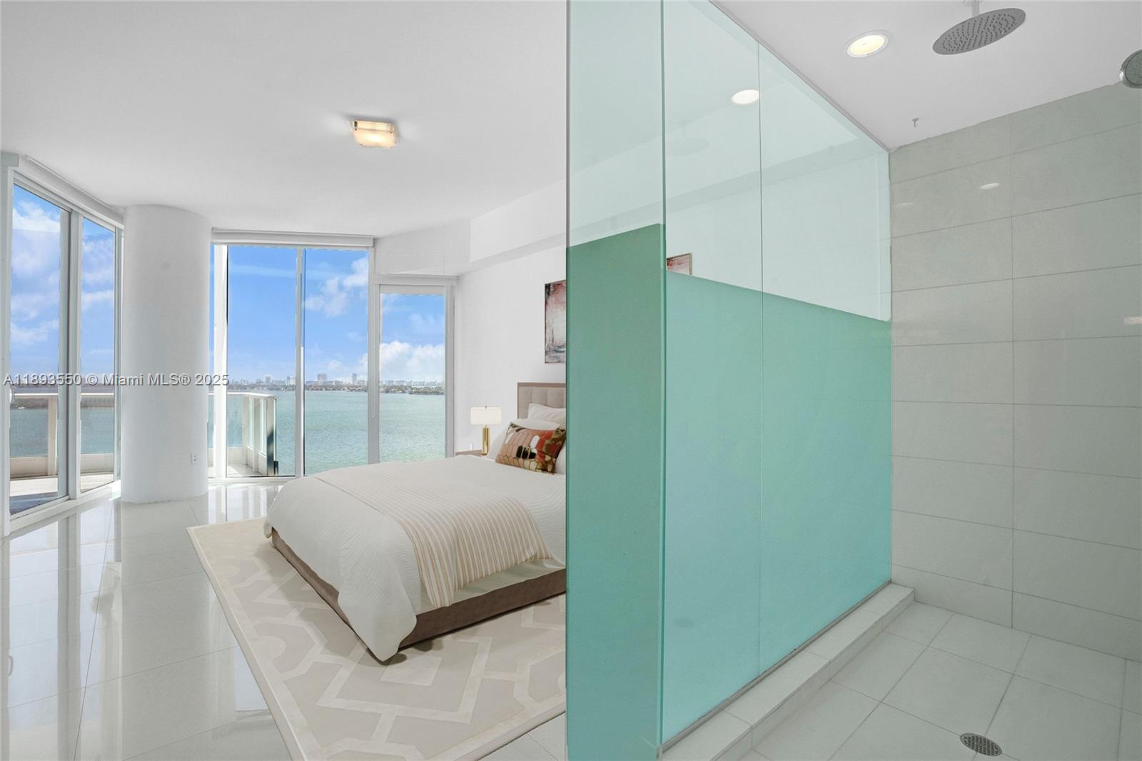 PARAMOUNT BAY CONDO - Residential Lease