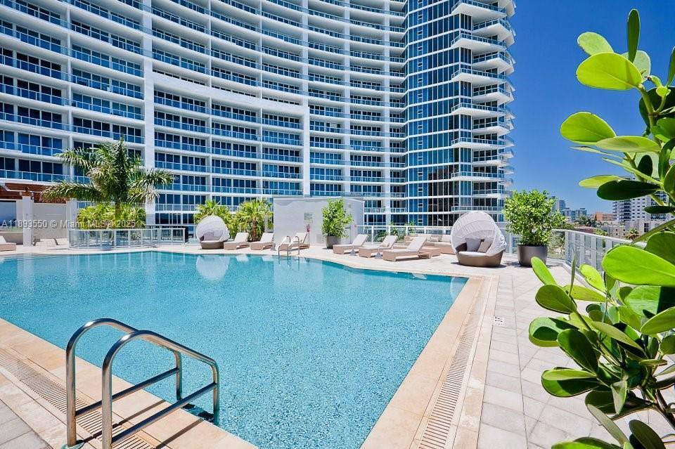 PARAMOUNT BAY CONDO - Residential Lease