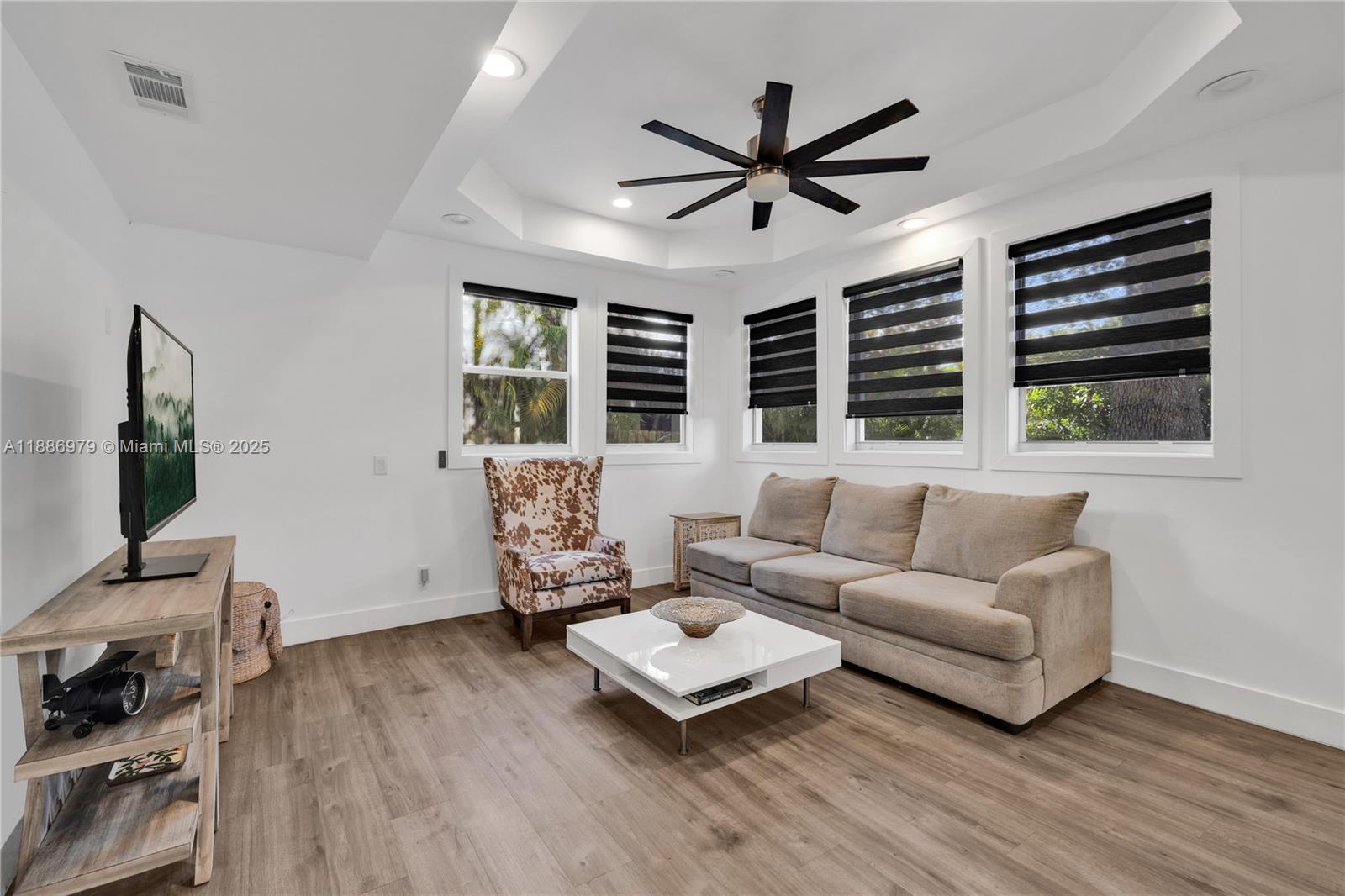 MIAMI SHORES SEC 3 - Residential