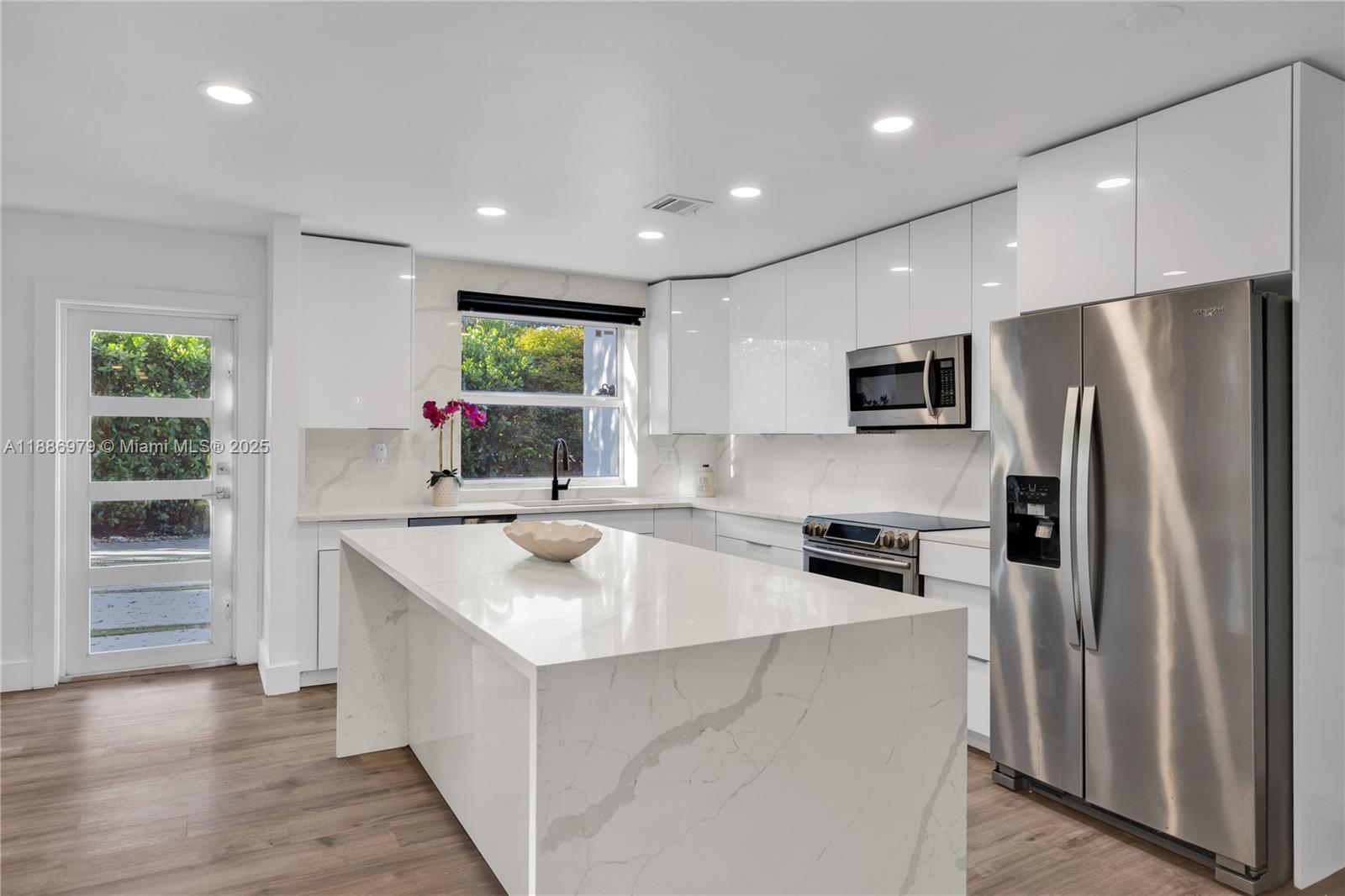 MIAMI SHORES SEC 3 - Residential