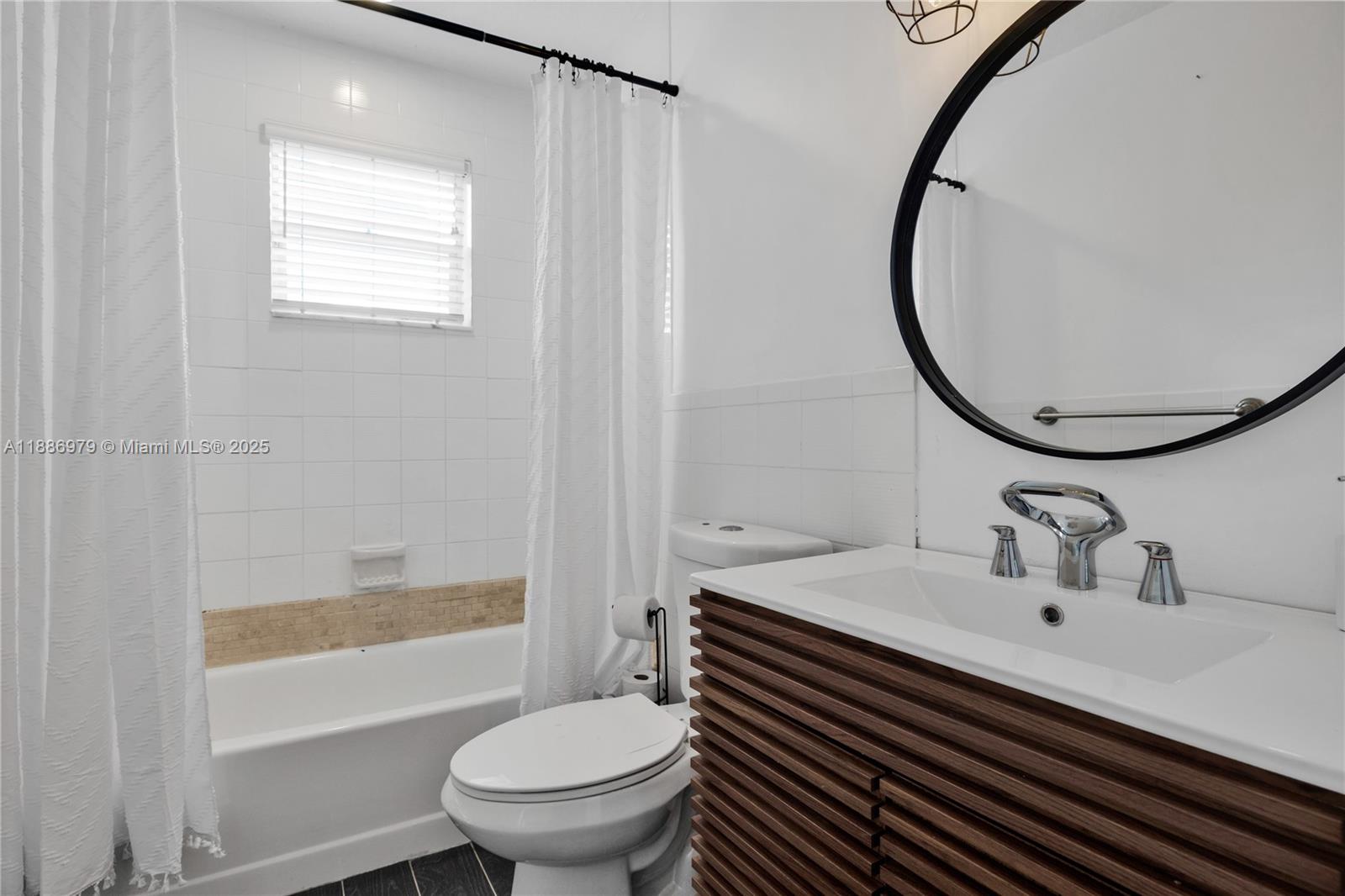 MIAMI SHORES SEC 3 - Residential