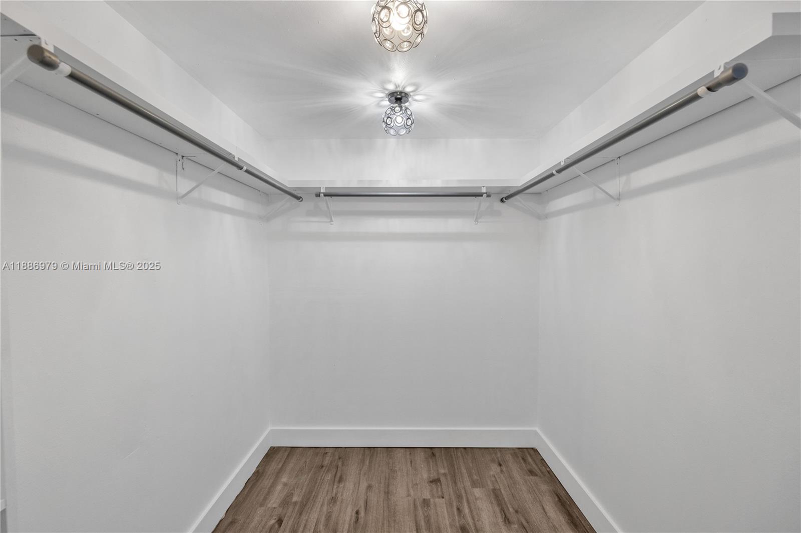 MIAMI SHORES SEC 3 - Residential