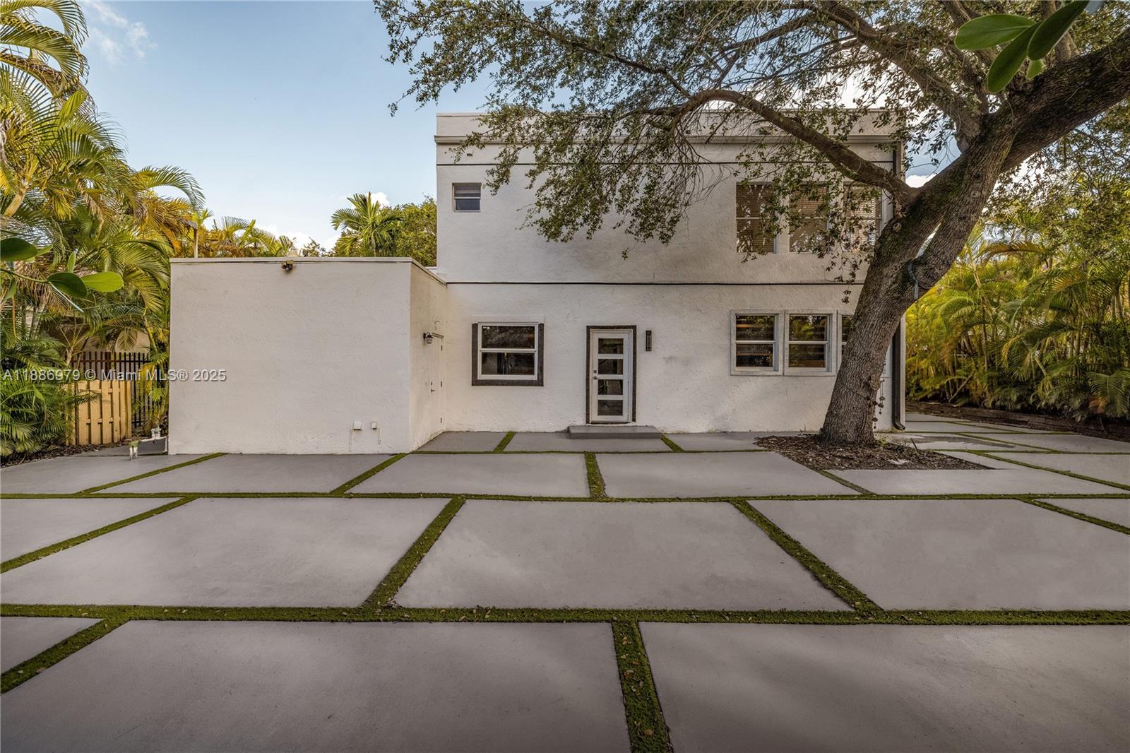 MIAMI SHORES SEC 3 - Residential