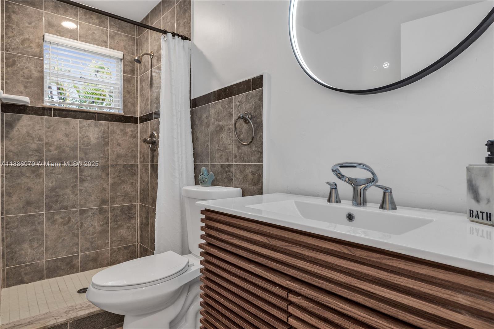 MIAMI SHORES SEC 3 - Residential