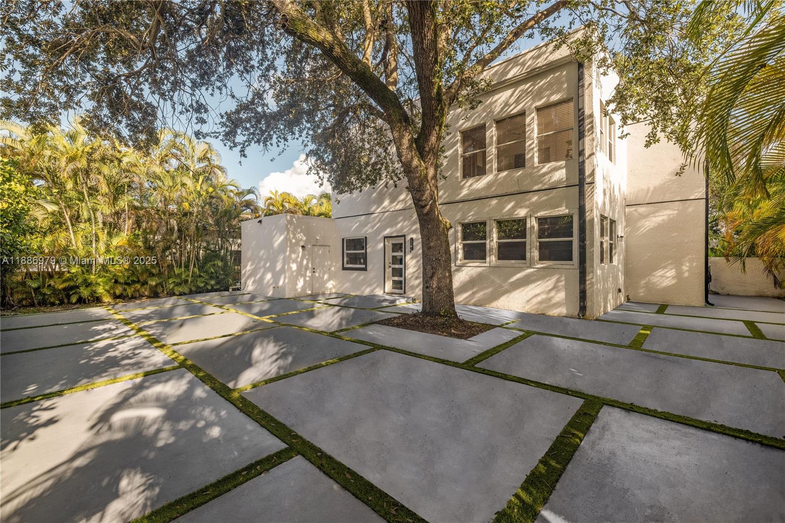 MIAMI SHORES SEC 3 - Residential