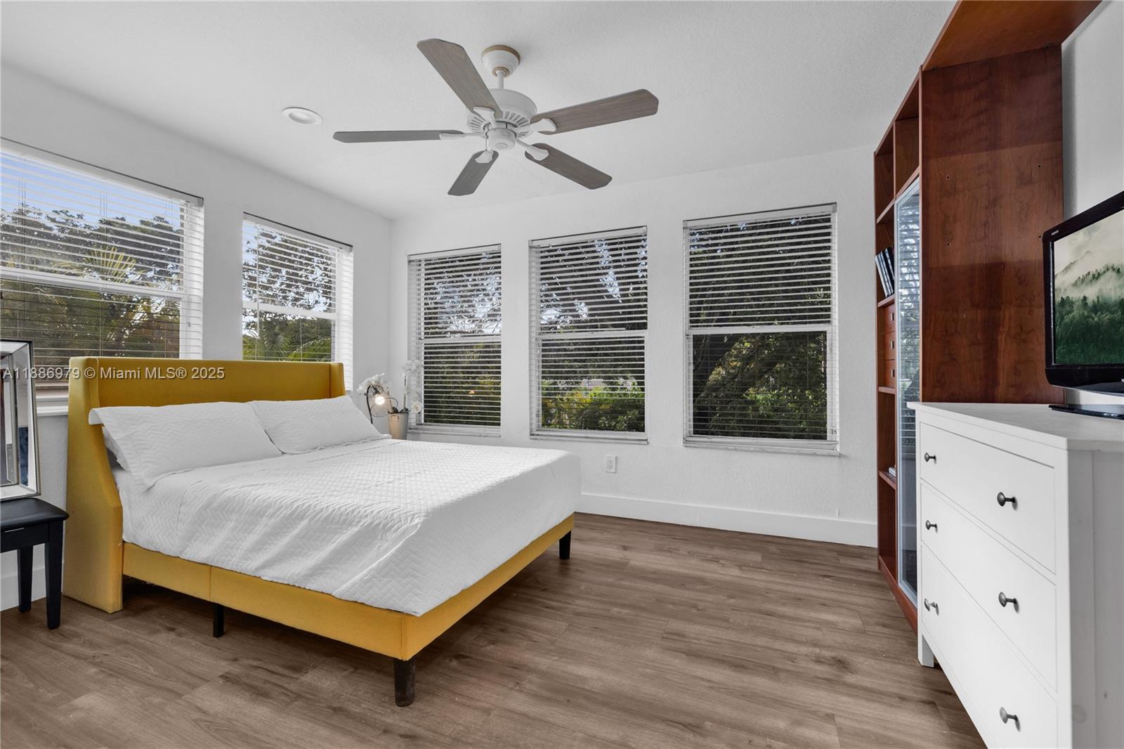 MIAMI SHORES SEC 3 - Residential