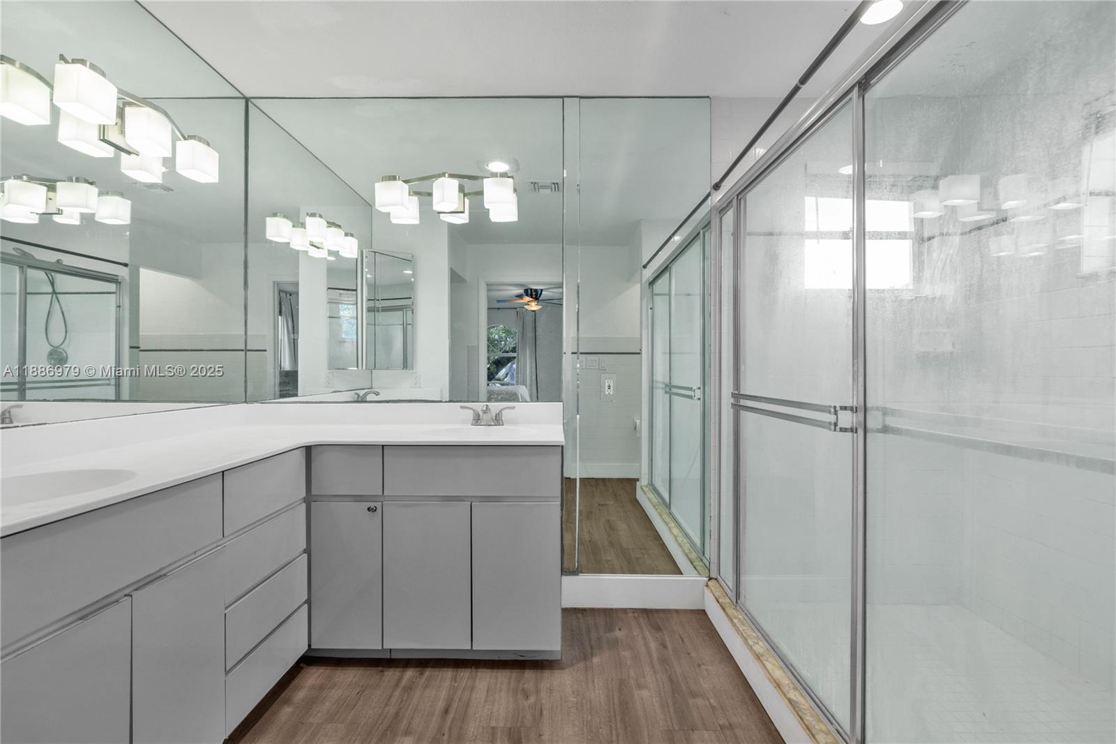 MIAMI SHORES SEC 3 - Residential