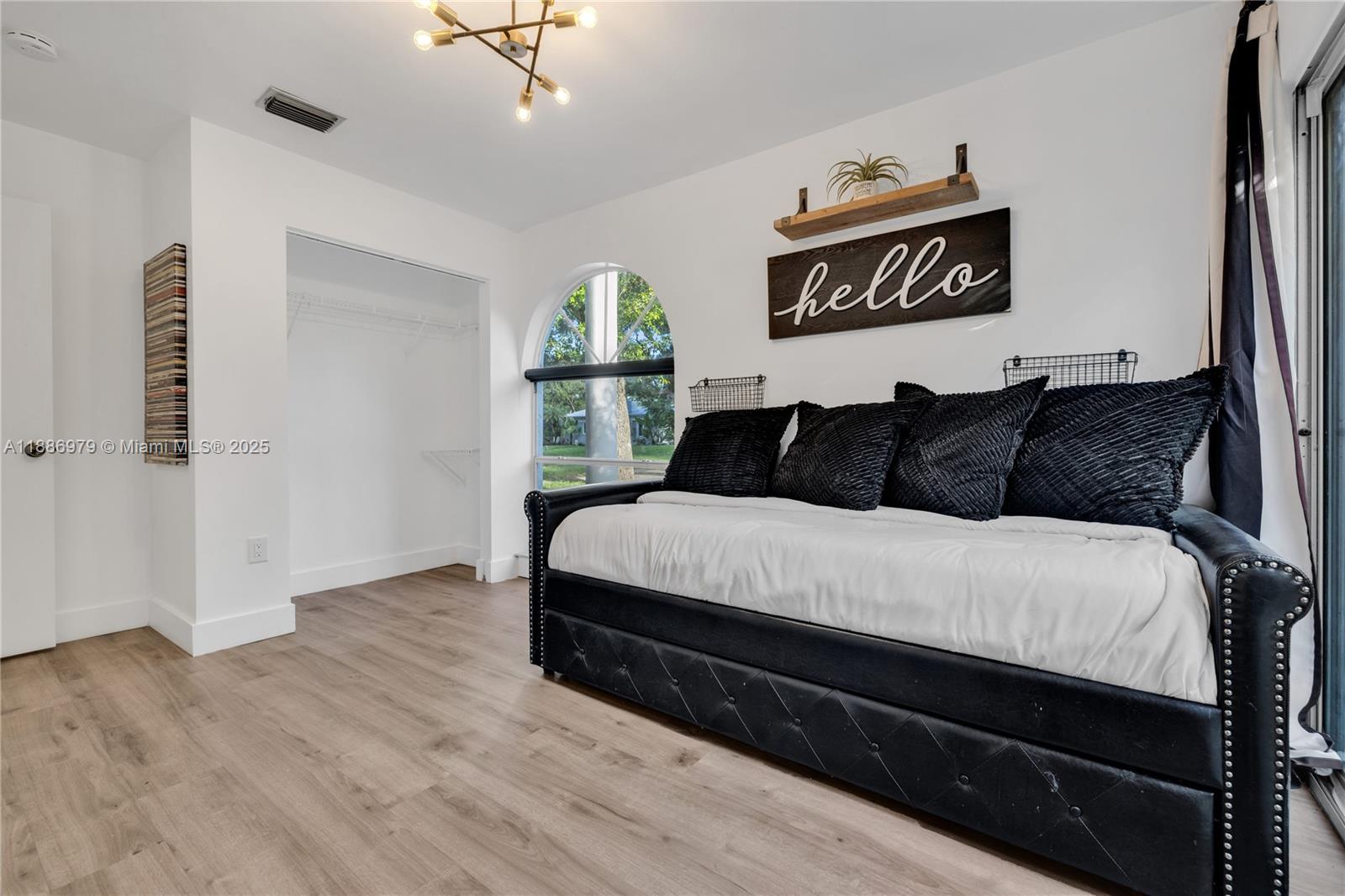 MIAMI SHORES SEC 3 - Residential