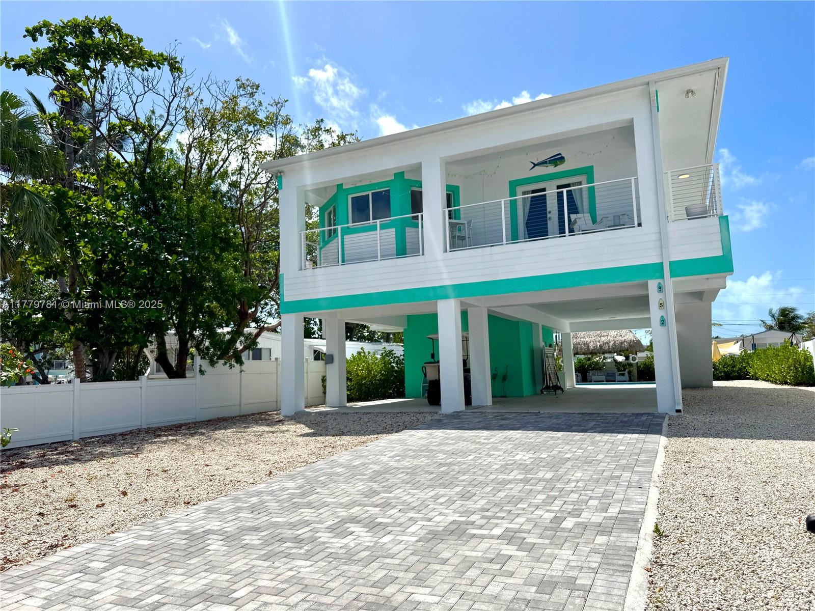 Rental Property at 852 Narragansett Ln, Key Largo, Monroe County, Florida - Bedrooms: 3 
Bathrooms: 2  - $5,500 MO.