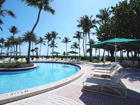 Condominium in Key Biscayne FL 765 Crandon Blvd 36.jpg