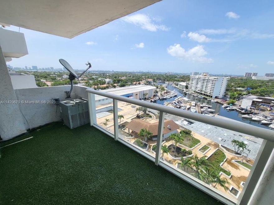 One bedroom apartment, one and half baths on the 12th floor of SAILBOAT CAY Building. Exceptional commuters location: Access to public transportation, minutes away from Aventura mall, shopping area, restaurants and beaches. Unit is freshly painted; tile floors throughout; updated kitchen and bathrooms; beautiful water views and Miami Skylight.