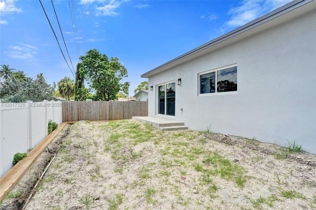 Photo of 2536 NW 9th Ct, Fort Lauderdale, FL 33311 (MLS # A12017328)