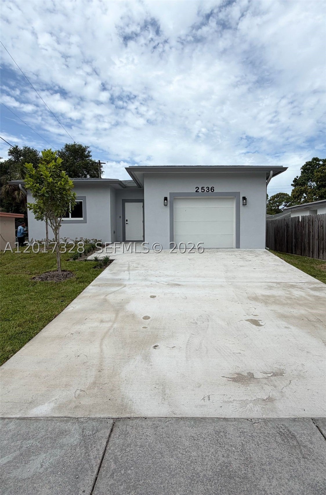 2536 NW 9th Ct