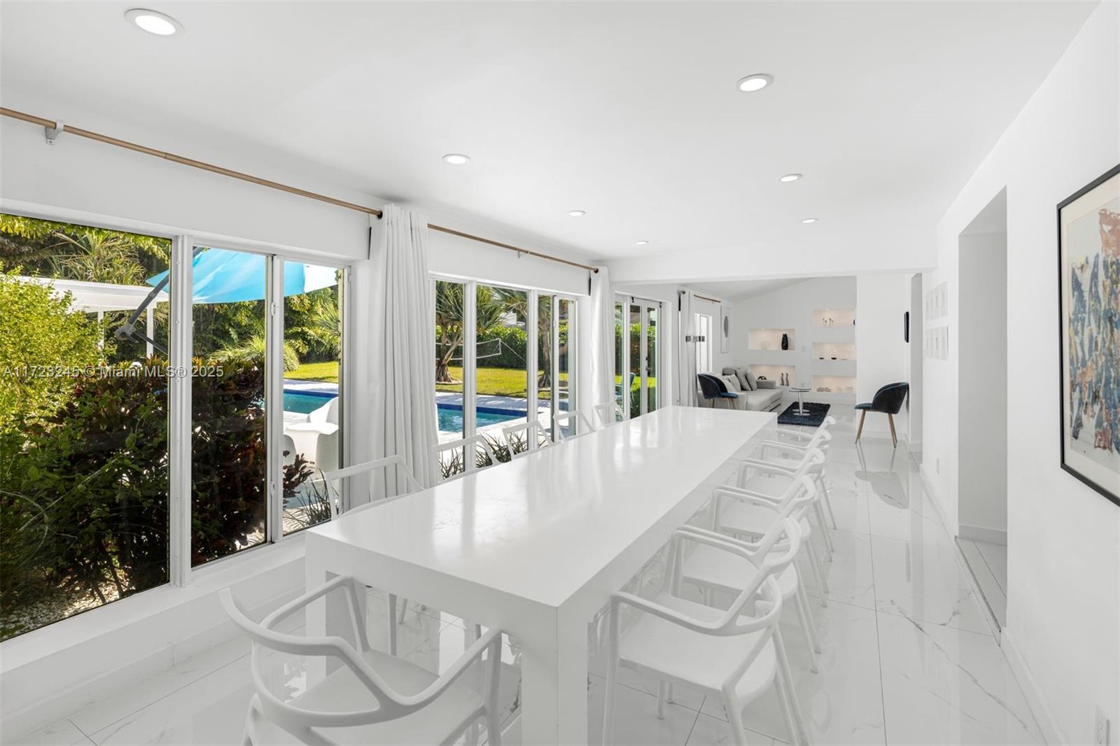 BISCAYNE PINES - Residential