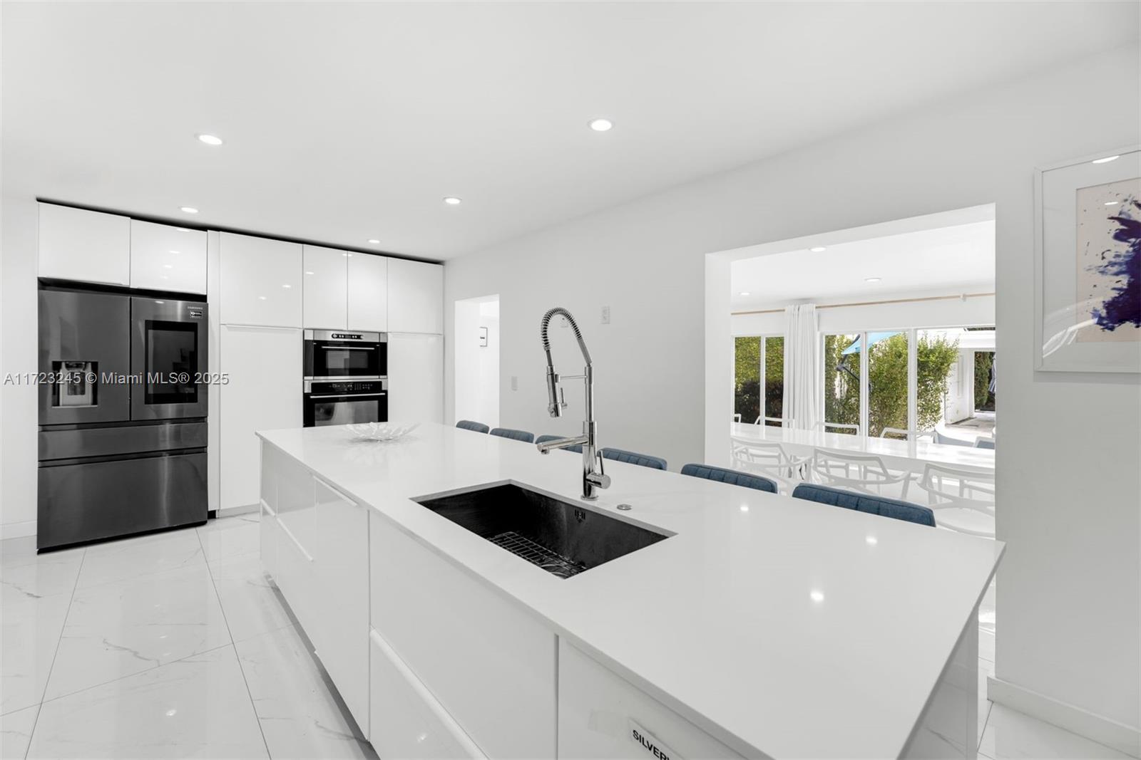 BISCAYNE PINES - Residential