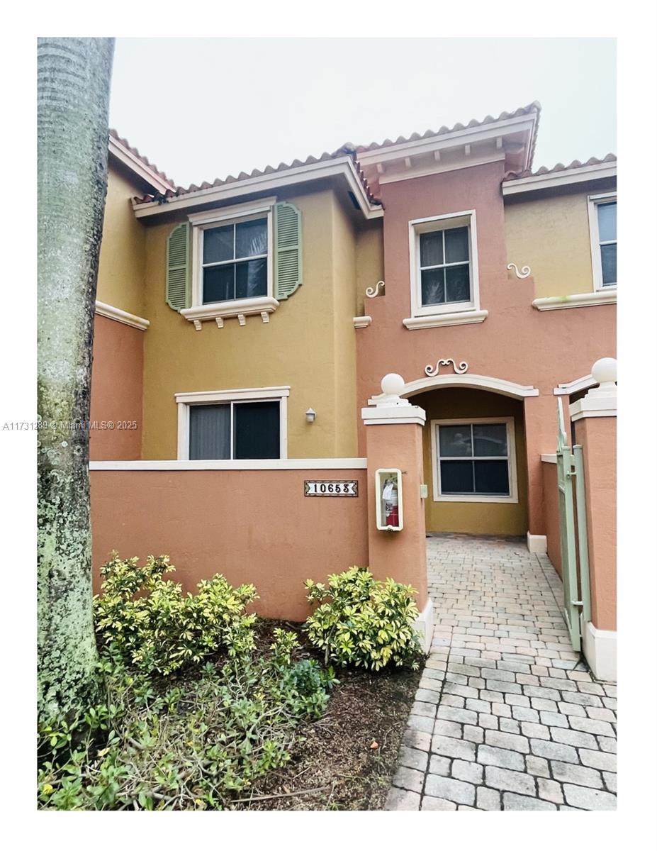 10653 SW 8th St 2407