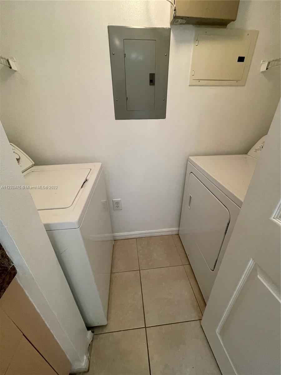 AVENTINE AT MIRAMAR BLDG - Residential Lease