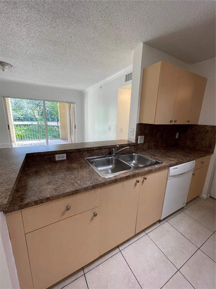 AVENTINE AT MIRAMAR BLDG - Residential Lease