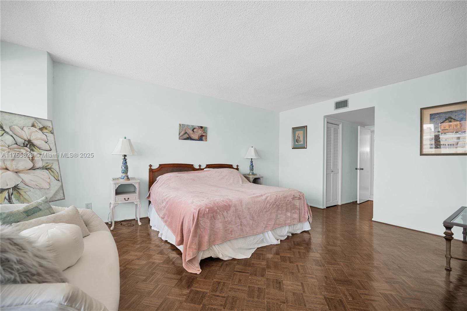 GALLEON CONDO - Residential