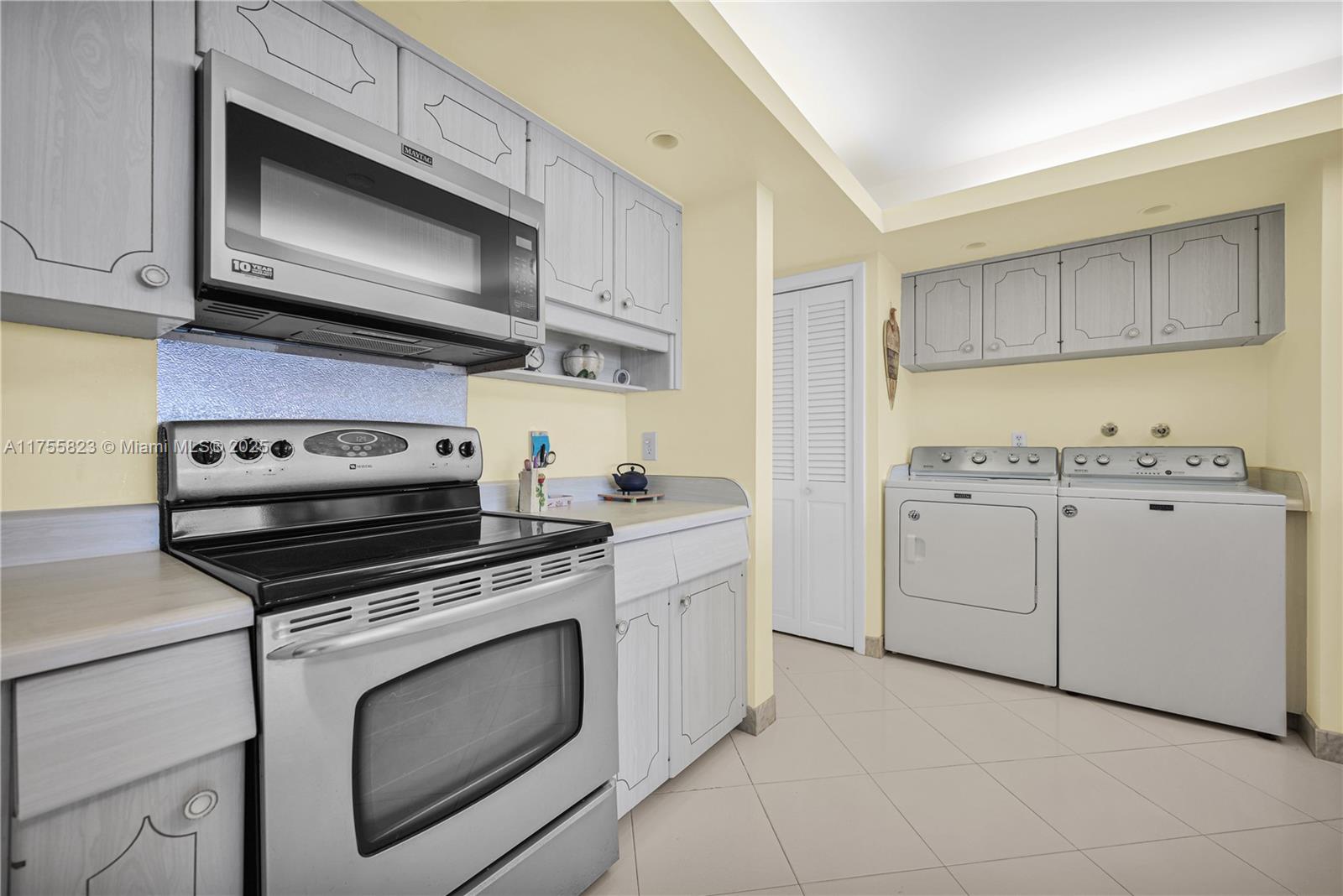 GALLEON CONDO - Residential