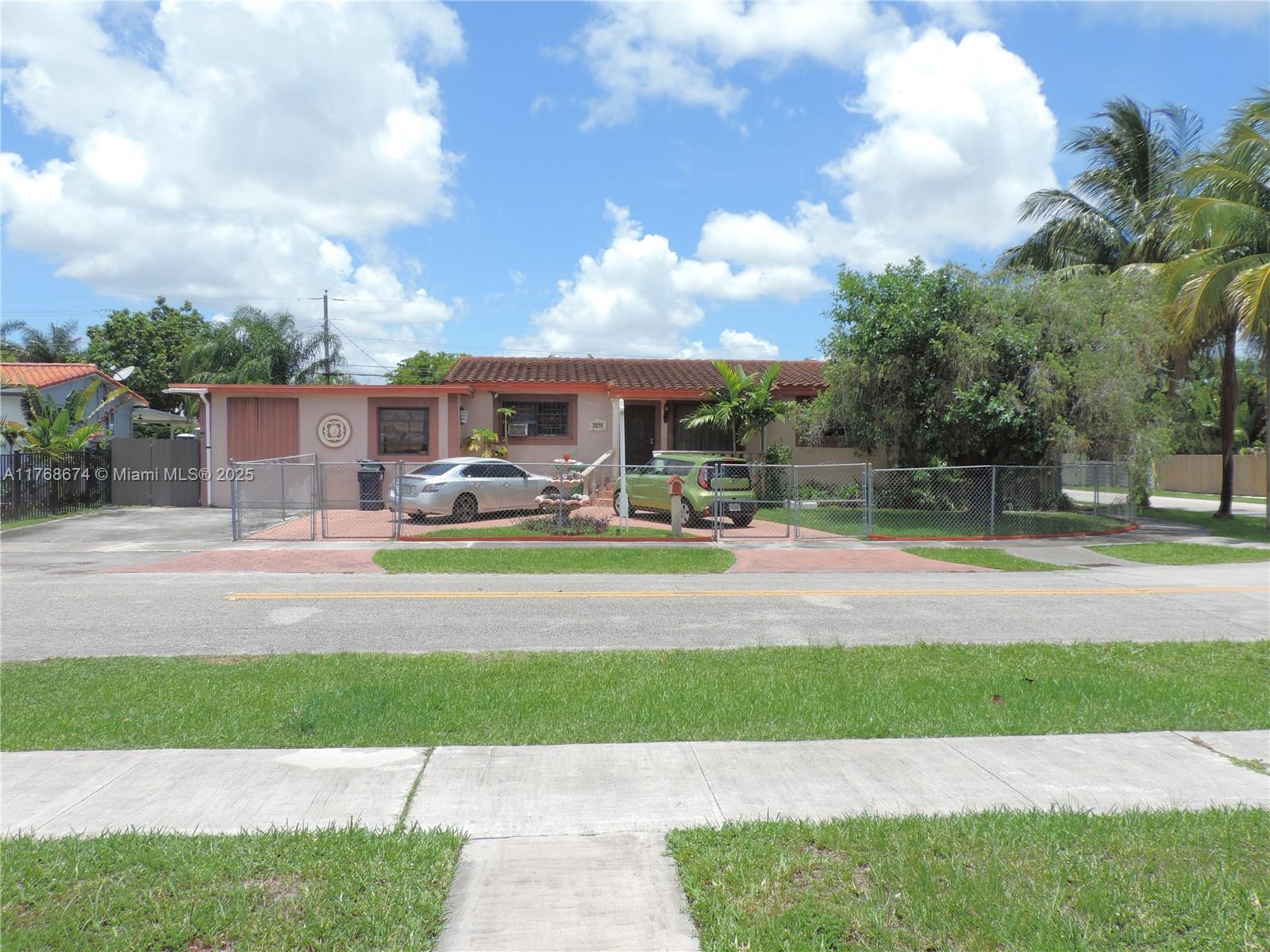 7835 Sw 17th St, Miami, Broward County, Florida - 4 Bedrooms  
3 Bathrooms - 