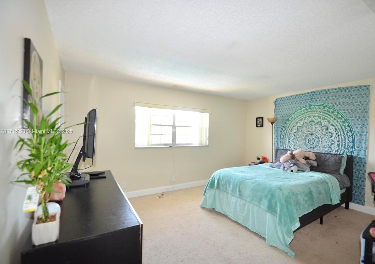THE VILLAGER CONDO - Residential