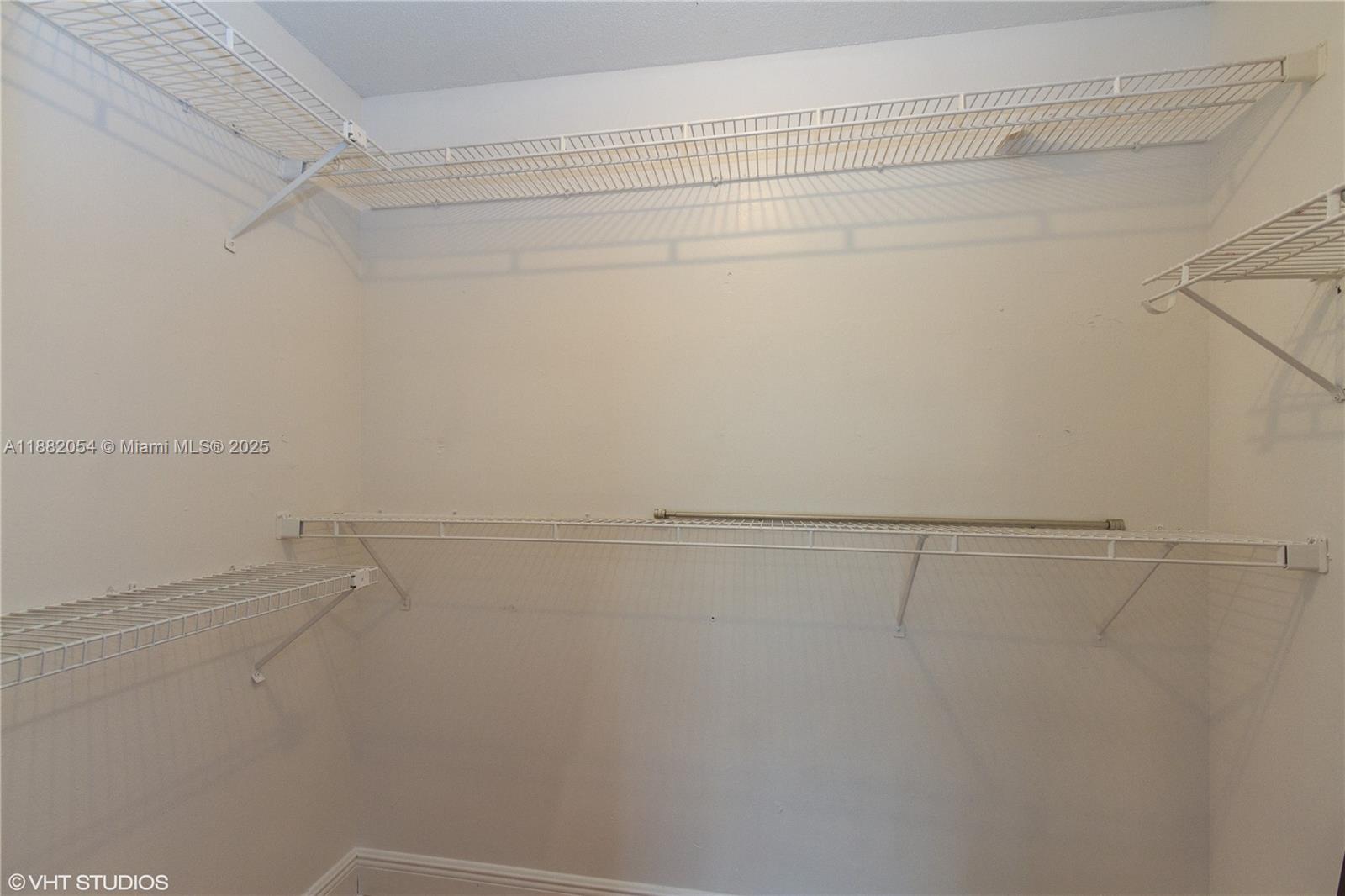 NOB HILL WEST CONDO - Residential Lease