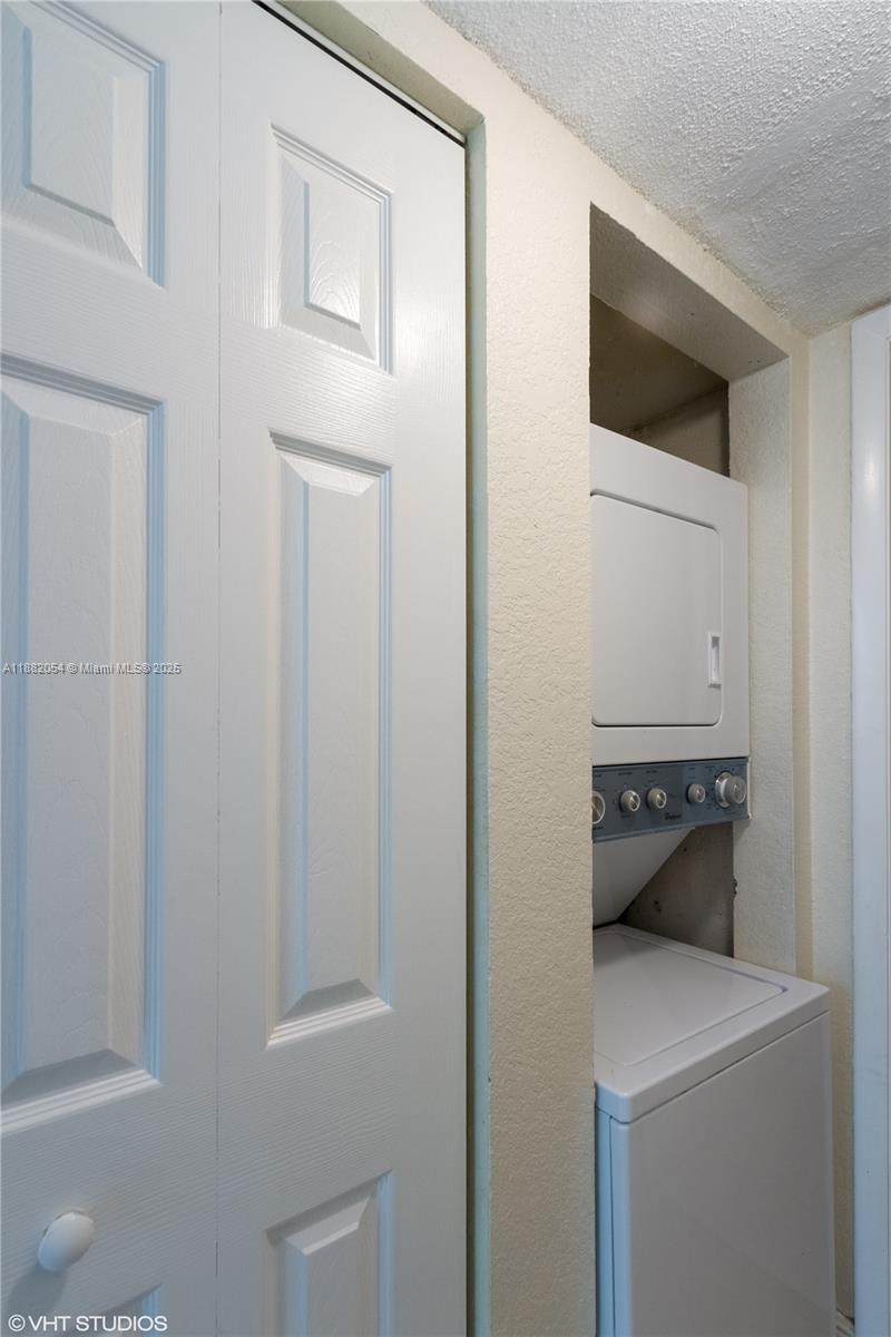NOB HILL WEST CONDO - Residential Lease