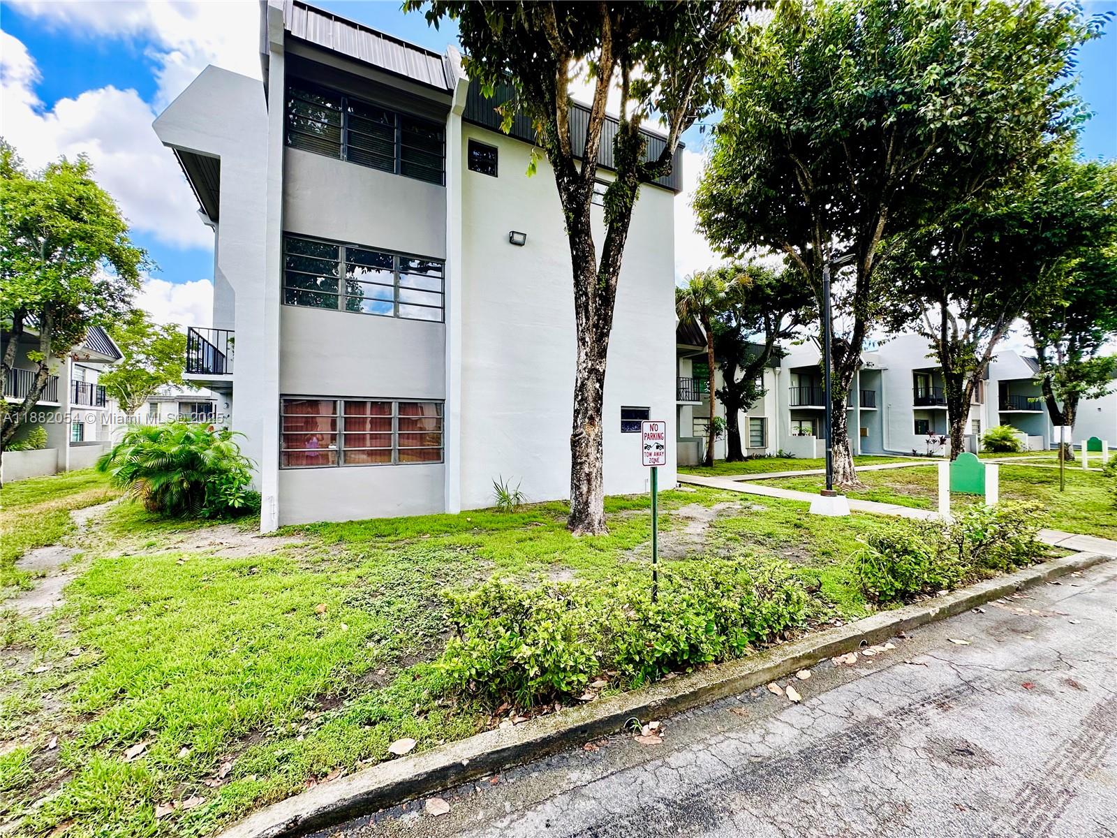 NOB HILL WEST CONDO - Residential Lease