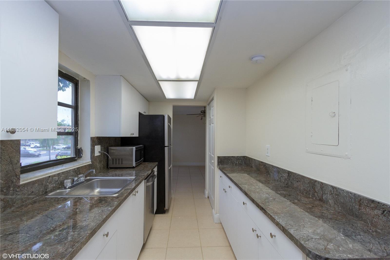 NOB HILL WEST CONDO - Residential Lease