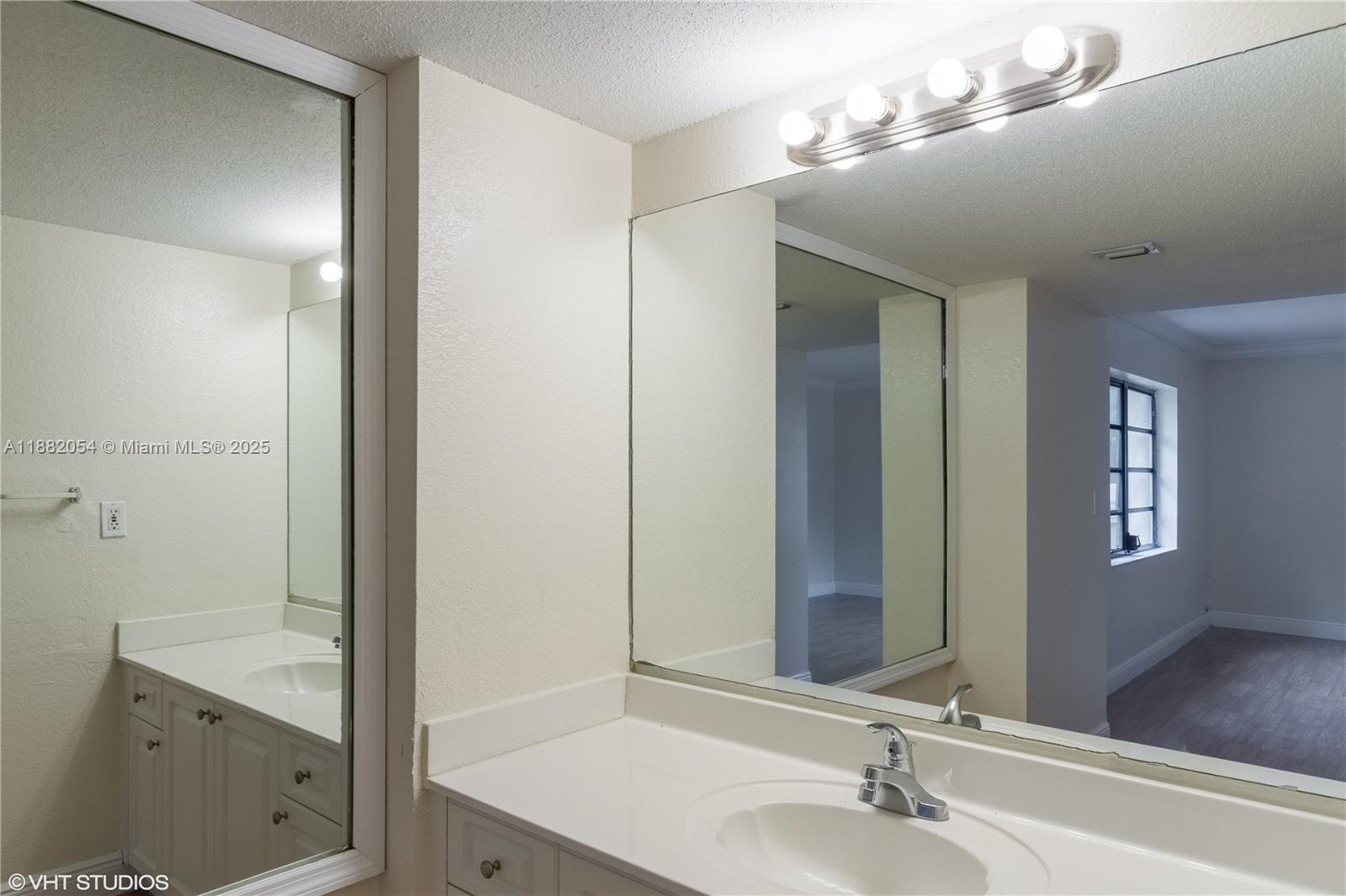 NOB HILL WEST CONDO - Residential Lease