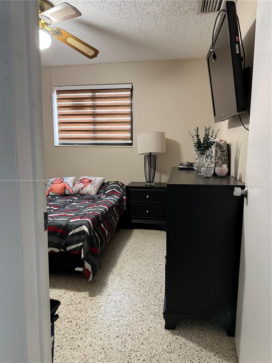 HIALEAH 7TH ADDN - Residential