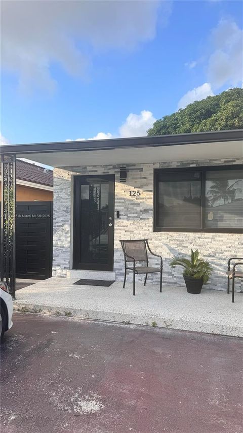 Photo of 125 W 14th St, Hialeah, FL 33010 (MLS # A11842616) Photo of 125 W 14th St, Hialeah, FL 33010 (MLS # A11842616)