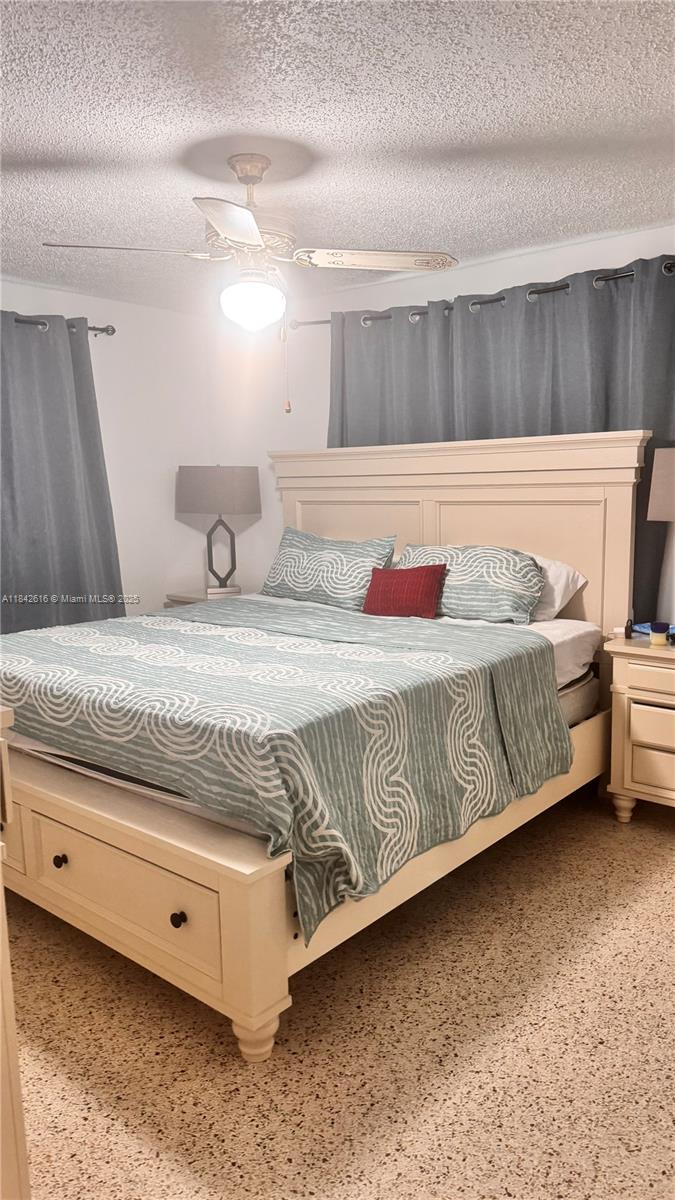 HIALEAH 7TH ADDN - Residential