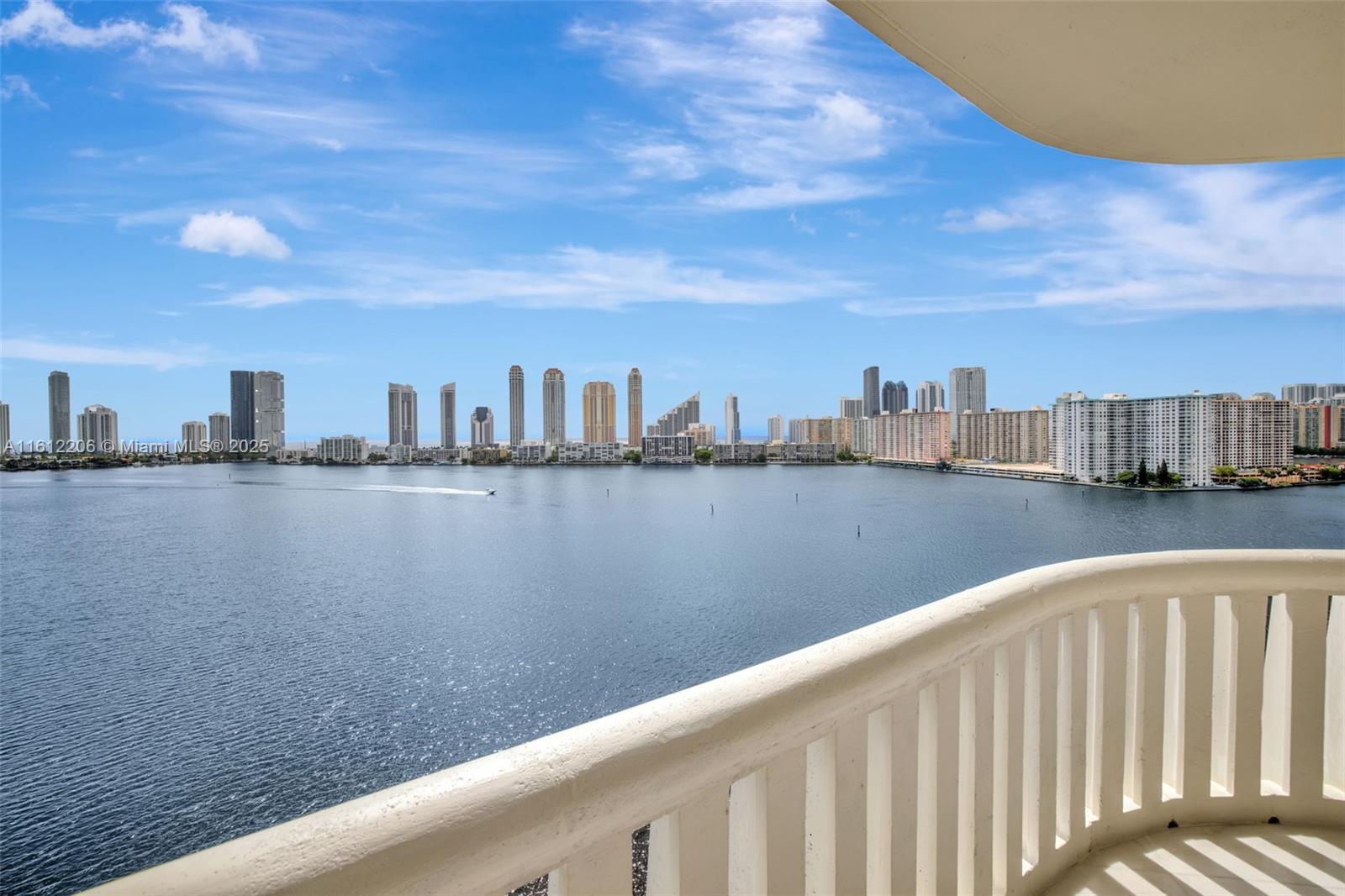 3000 Island Blvd 1406