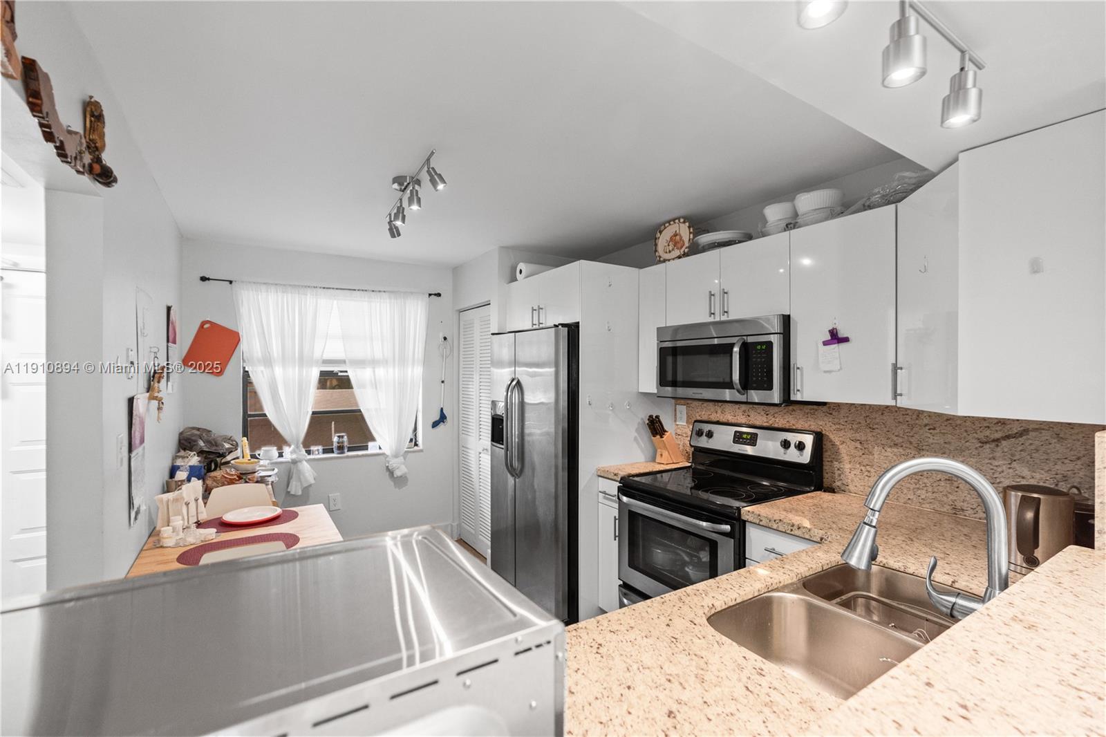 COLONY POINT 2 CONDO - Residential