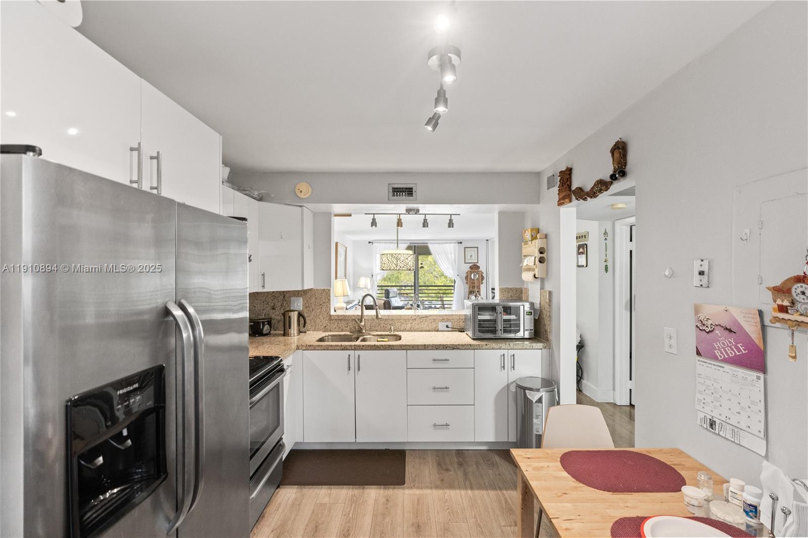 COLONY POINT 2 CONDO - Residential