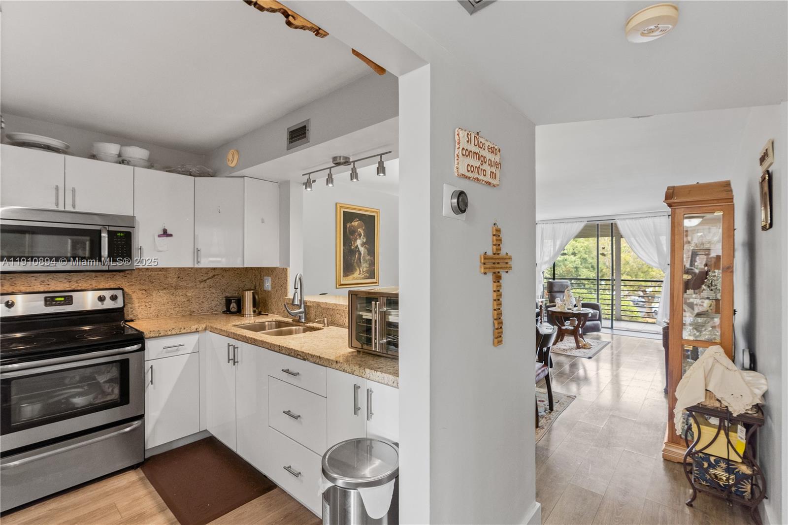 COLONY POINT 2 CONDO - Residential