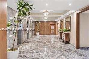 THE CARRIAGE HOUSE CONDO - Residential