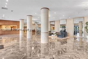 THE CARRIAGE HOUSE CONDO - Residential