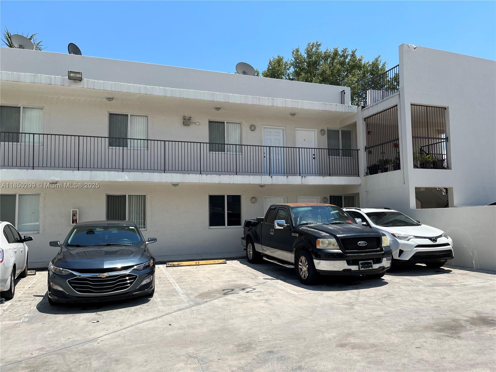 Large updated 2/1 in the Heart of Miami with Parking Space and Laundry Facilities. Big open kitchen with plenty of counter space and pantry closet. Nice size bedrooms with plenty of natural light. Super onsite! RAPID APPROVAL!
