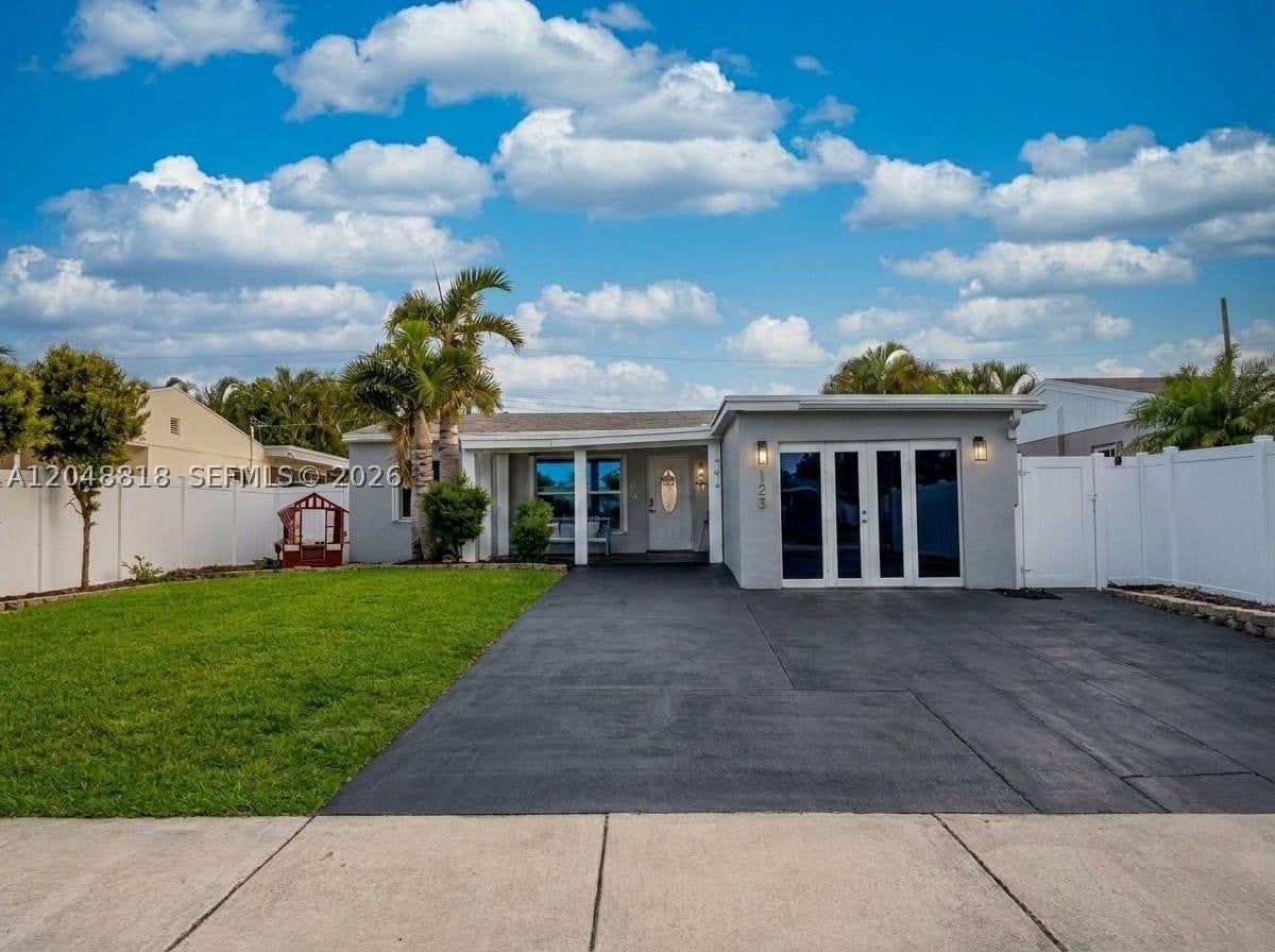 5417 NE 4th Ter