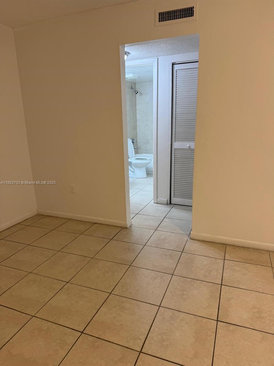 HOLLYWOOD LITTLE RANCHES - Residential Lease