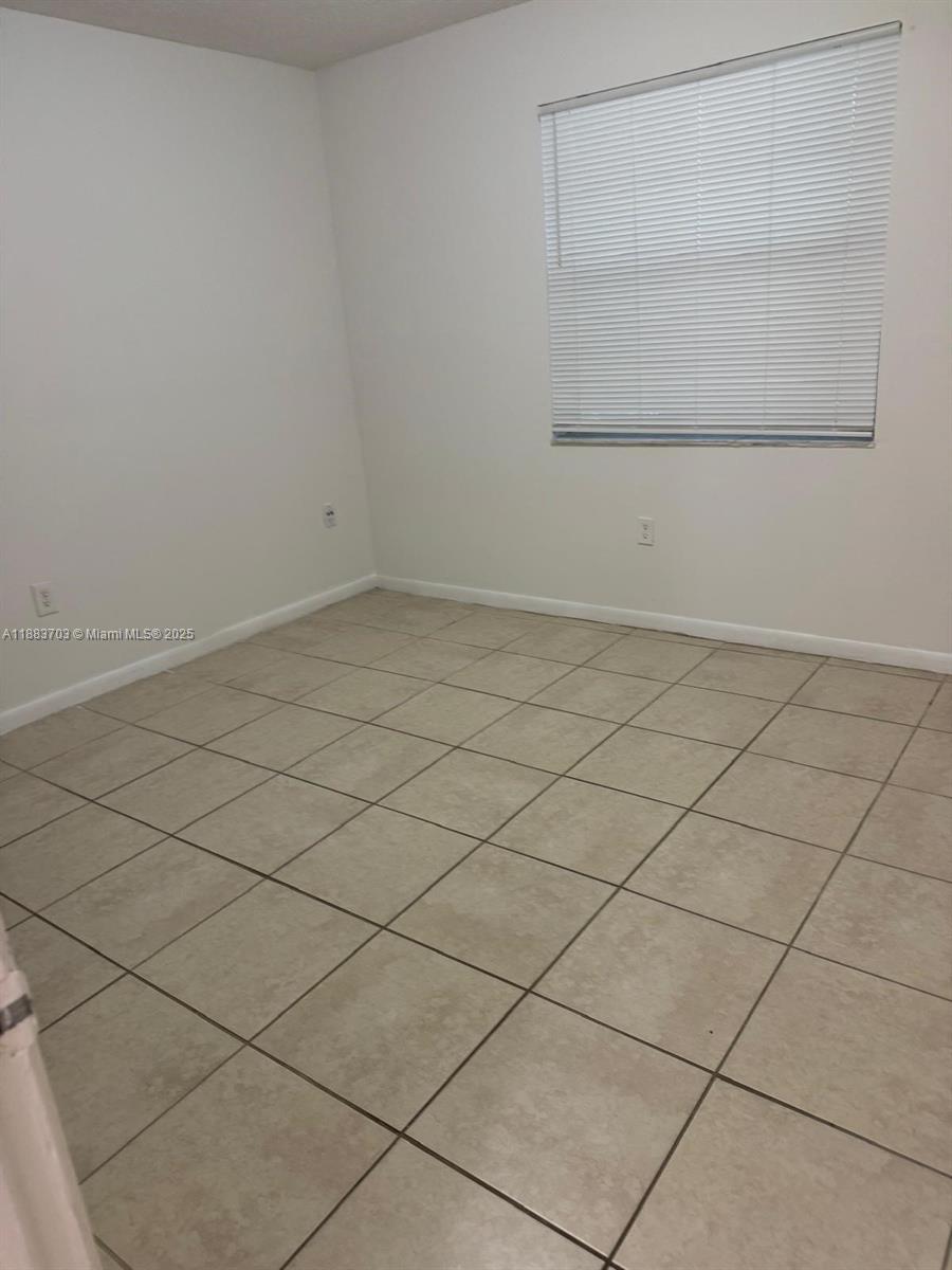 HOLLYWOOD LITTLE RANCHES - Residential Lease