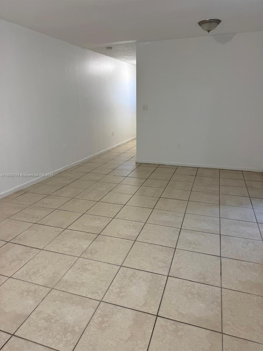 HOLLYWOOD LITTLE RANCHES - Residential Lease