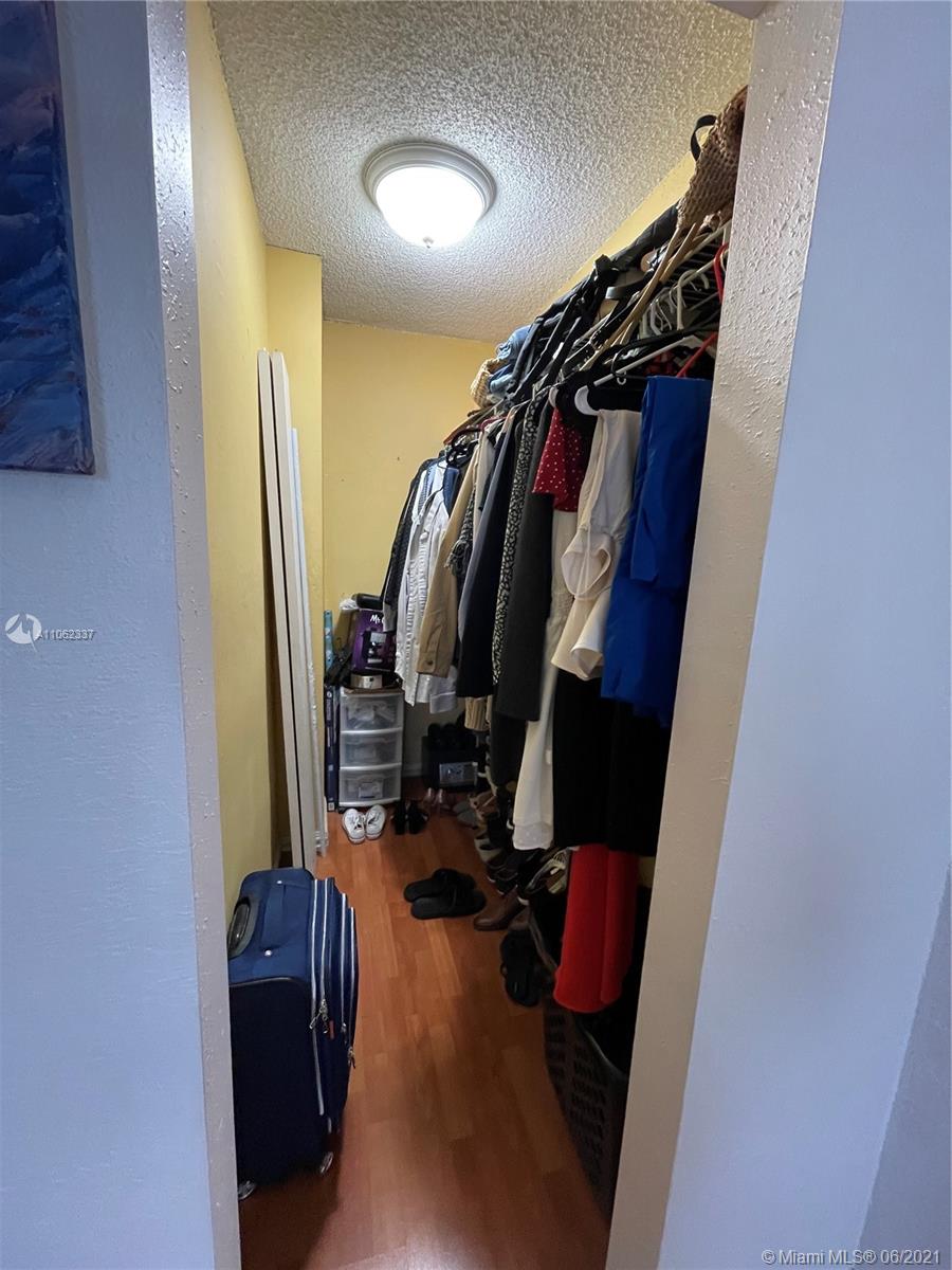 ISLA DEL MAR CONDO - Residential