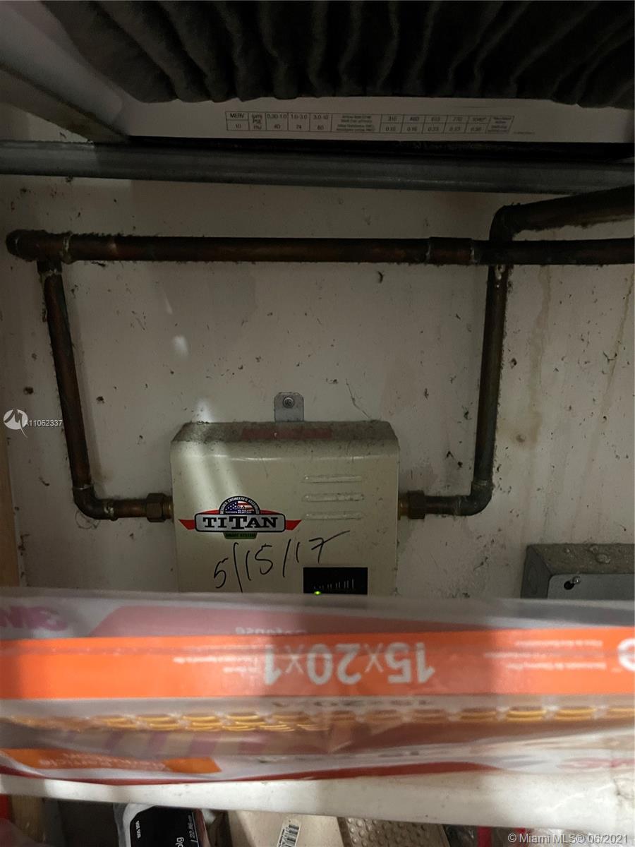 ISLA DEL MAR CONDO - Residential