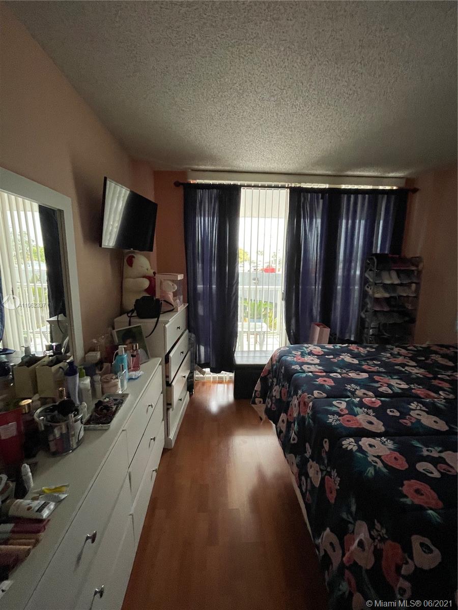 ISLA DEL MAR CONDO - Residential