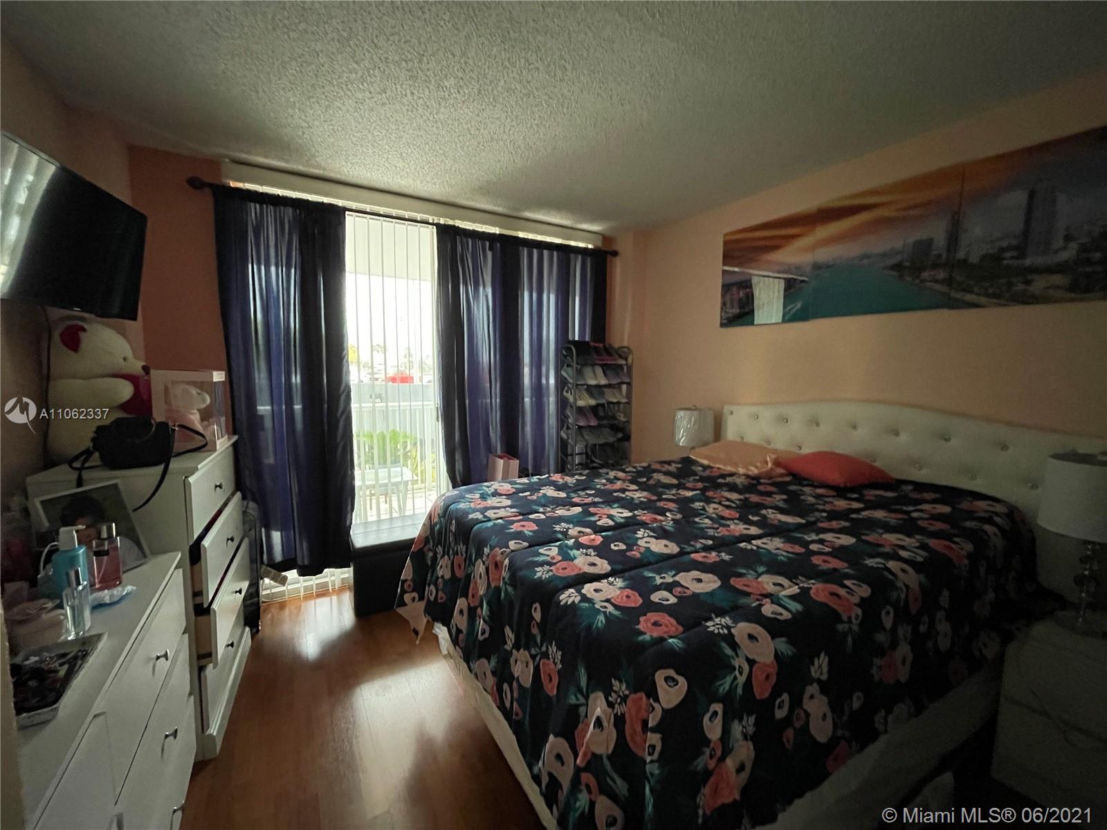 ISLA DEL MAR CONDO - Residential